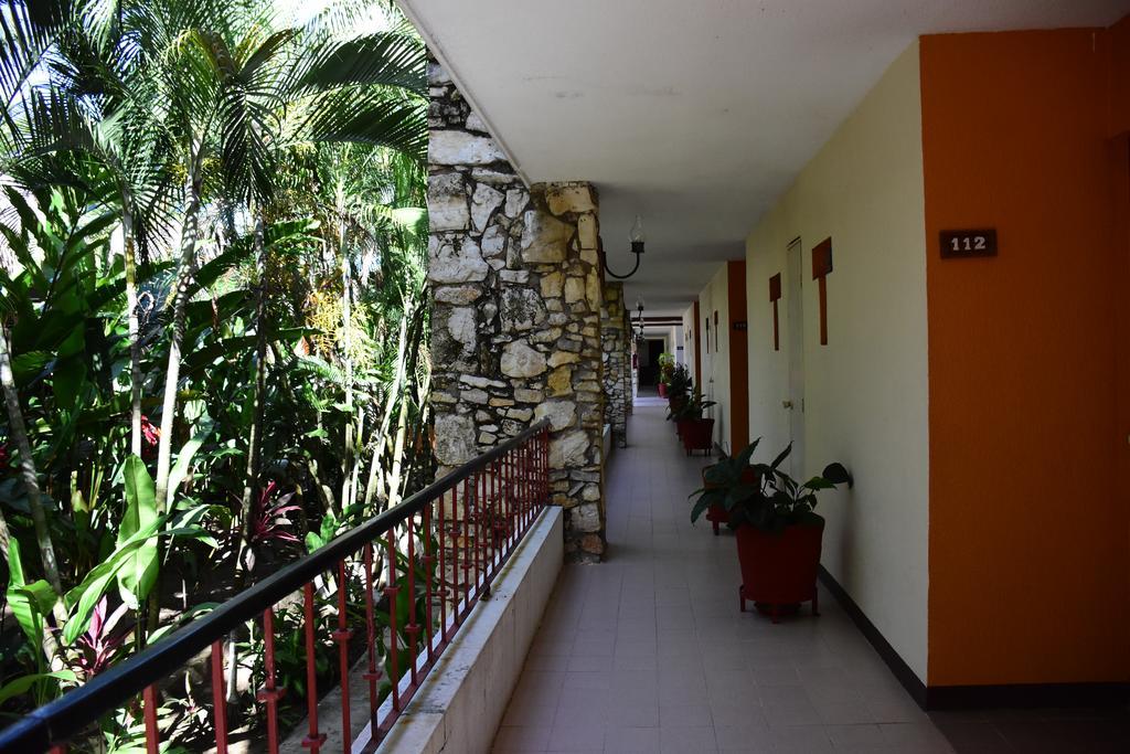 Hotel Plaza Palenque Buitenkant foto