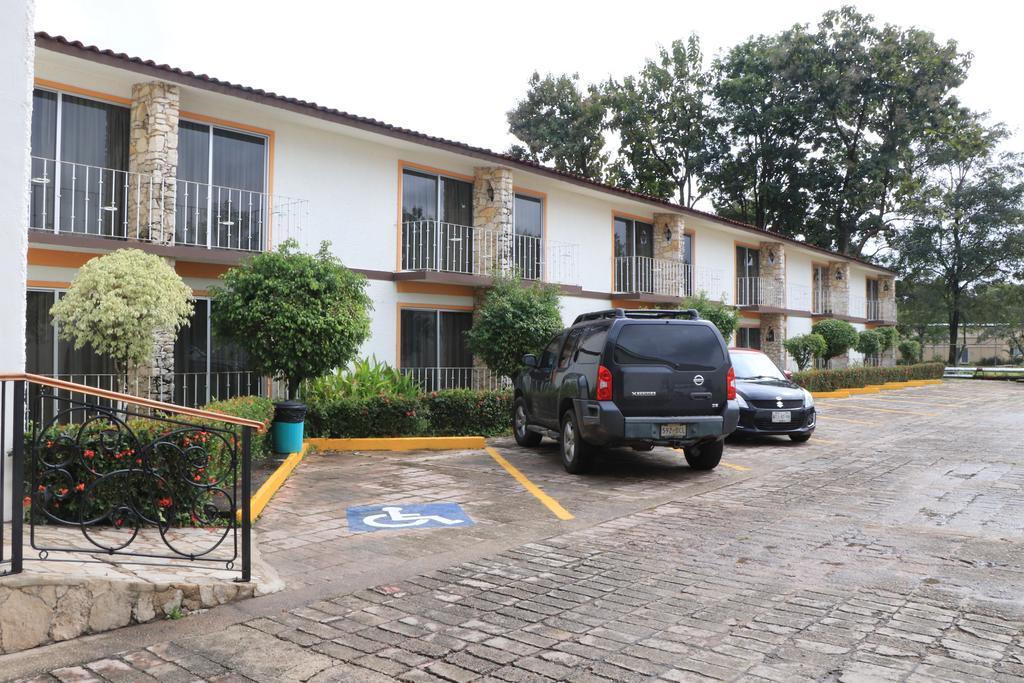 Hotel Plaza Palenque Buitenkant foto